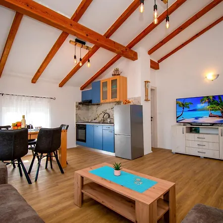 Vila Afrodita In Pula-istrien *