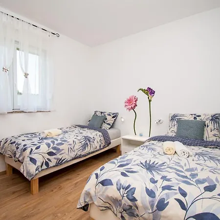 Afrodita In Pula-istrien فيلة *