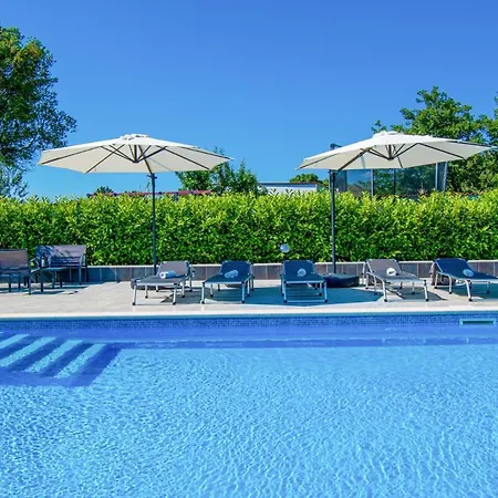 Afrodita In Pula-istrien * プーラ