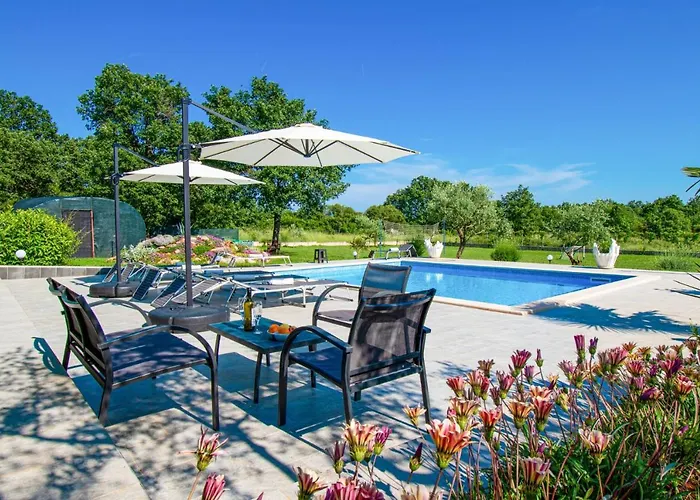 Afrodita In Pula-istrien Пула