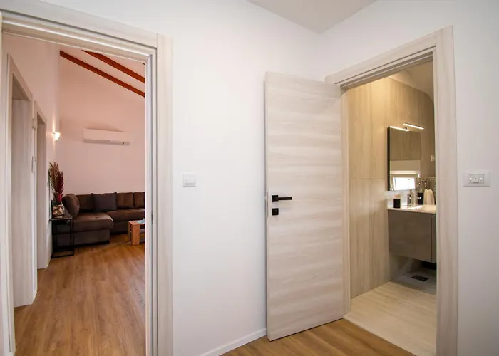 Afrodita In Pula-istrien Вілла