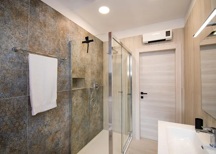 Afrodita In Pula-istrien Вілла Пула